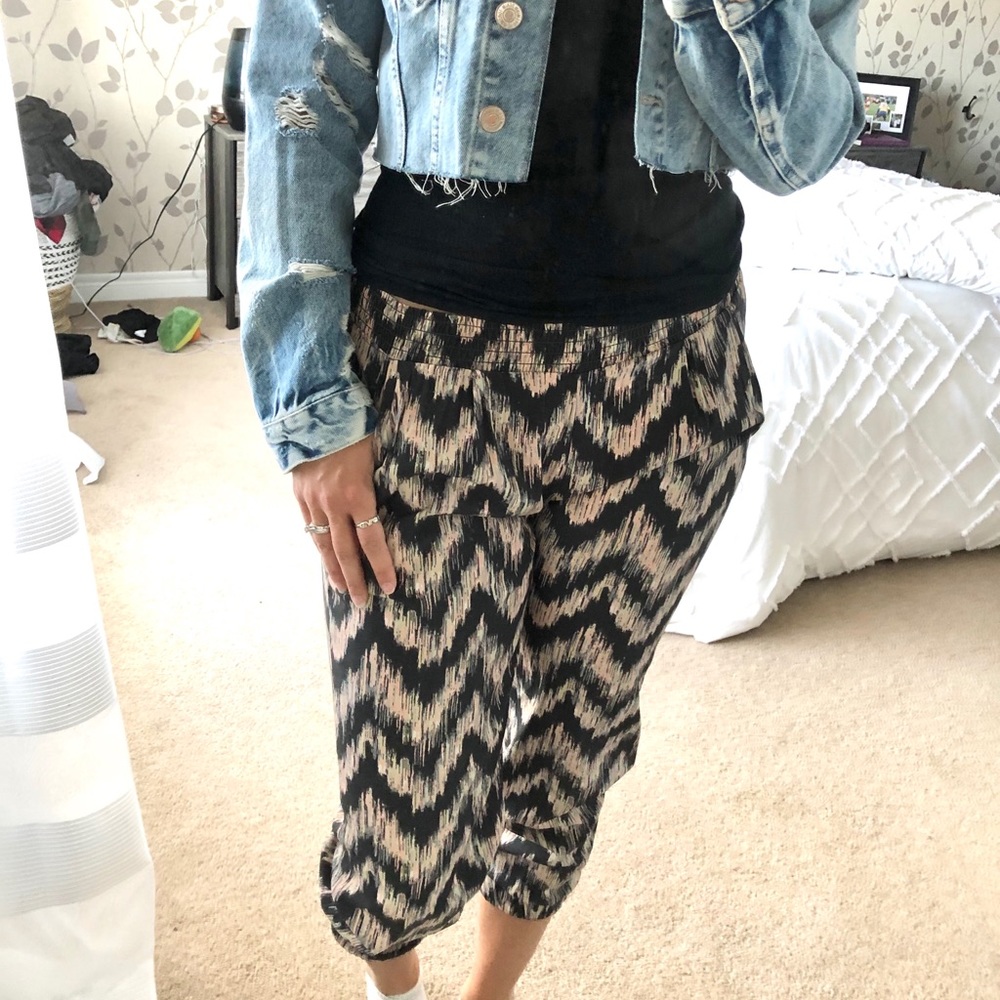 3 for 25 💕 American Eagle Patterned joggers